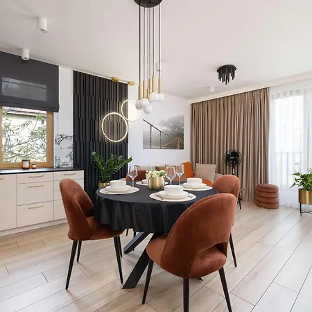 Modern Prestige With Parking In By Renters Apartamento Cracóvia