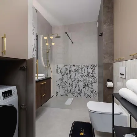 Modern Prestige With Parking In By Renters * Krakau
